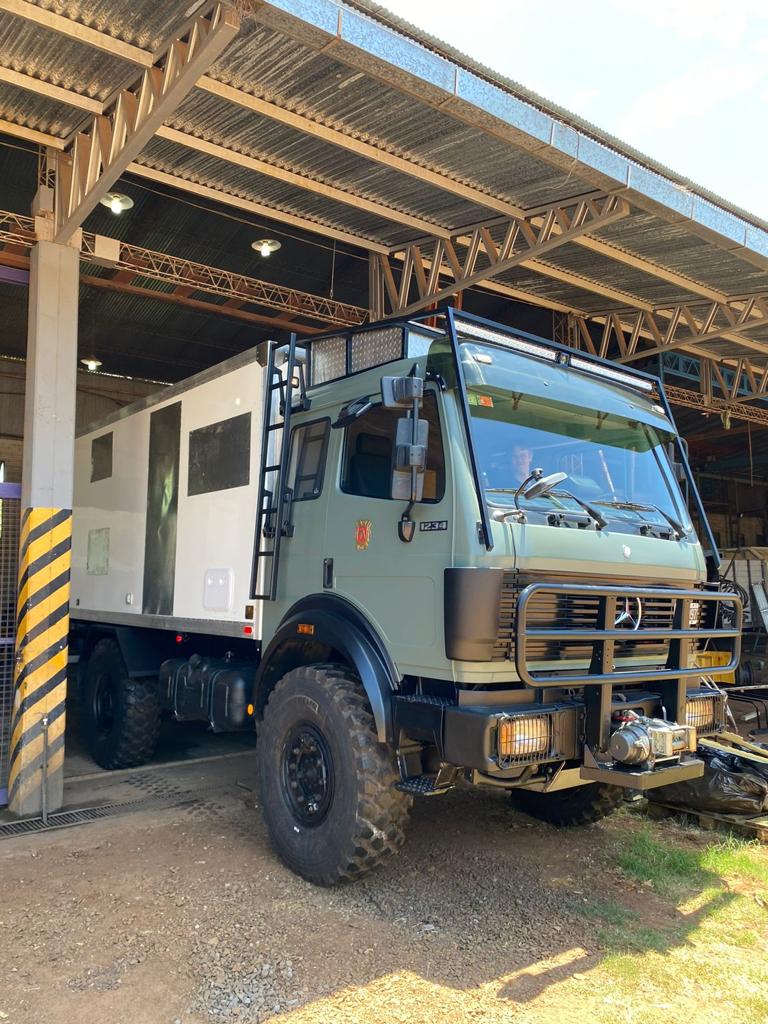 Casa rodante 4x4 PUR PIR en obra