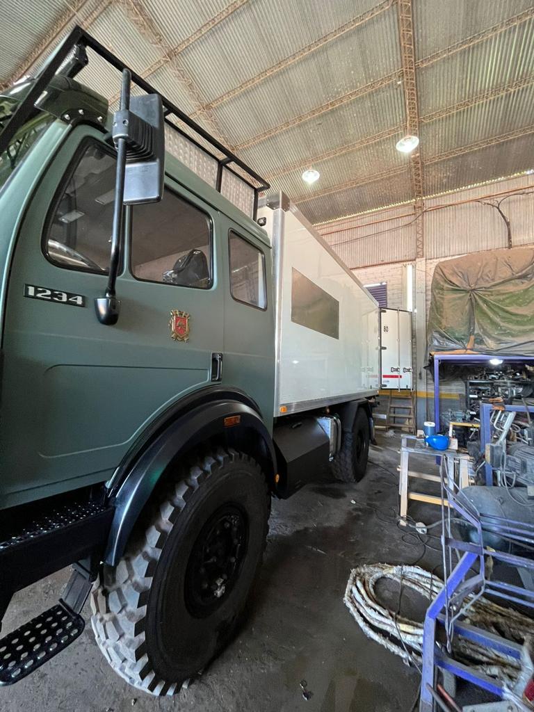 Casa rodante 4x4 PUR PIR - detalle de cabina y carrocería